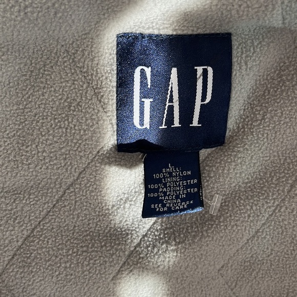 Gap light gray utility vest fleece lining zipper and Velcro close pockets L - Picture 10 of 13